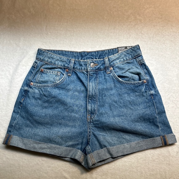 H&M high waisted mom shorts - Picture 1 of 4